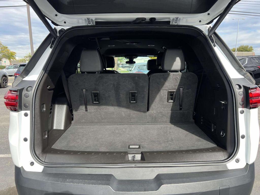 used 2023 Chevrolet Traverse car, priced at $32,599