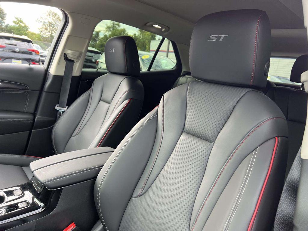 used 2023 Buick Envision car, priced at $30,499