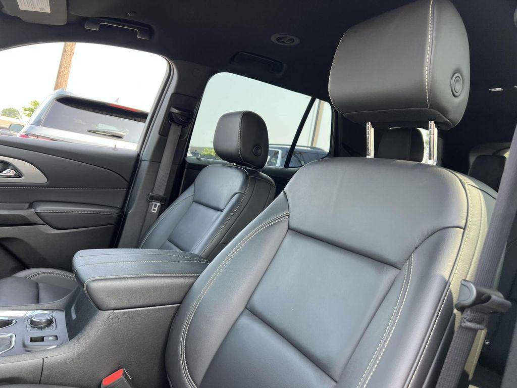 used 2023 Chevrolet Traverse car, priced at $30,579