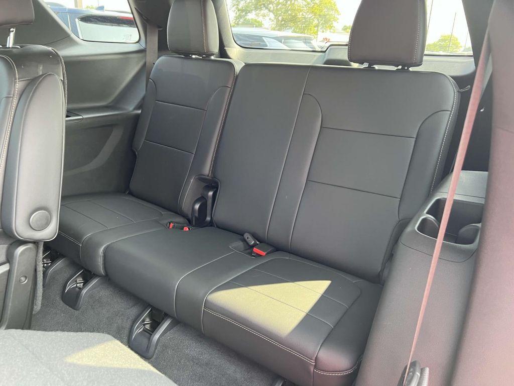 used 2023 Chevrolet Traverse car, priced at $30,579