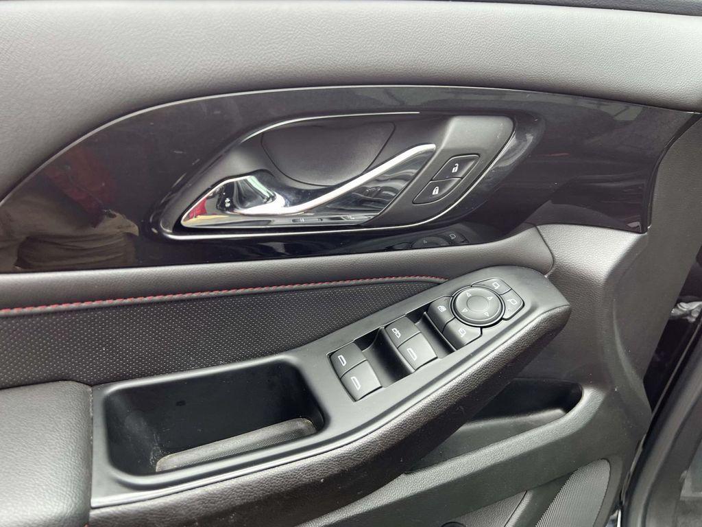 used 2023 Chevrolet Traverse car, priced at $34,999