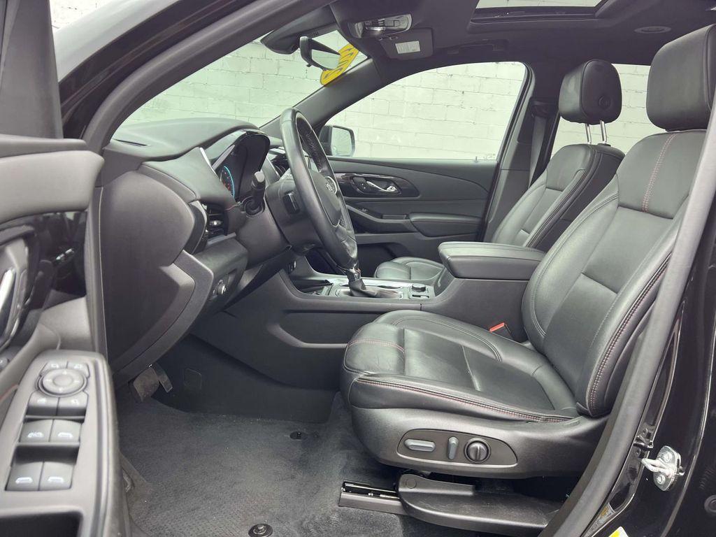 used 2023 Chevrolet Traverse car, priced at $34,999