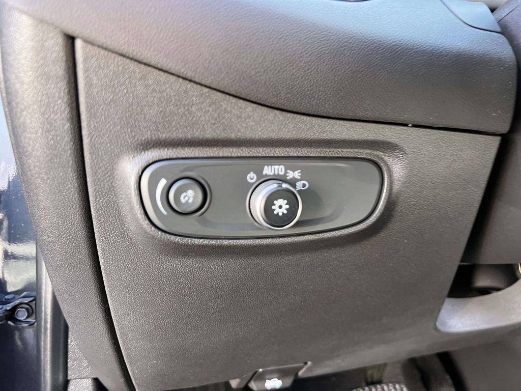 used 2022 Chevrolet Equinox car, priced at $19,999
