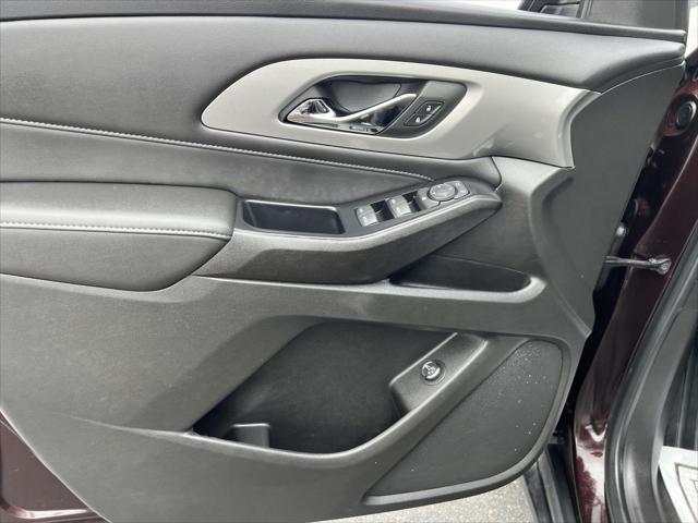 used 2022 Chevrolet Traverse car, priced at $28,599