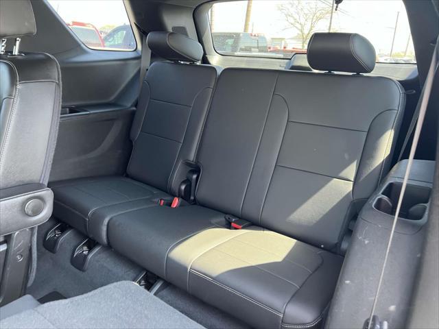 used 2023 Chevrolet Traverse car, priced at $32,999