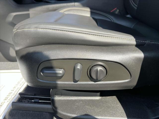 used 2023 Chevrolet Traverse car, priced at $32,999