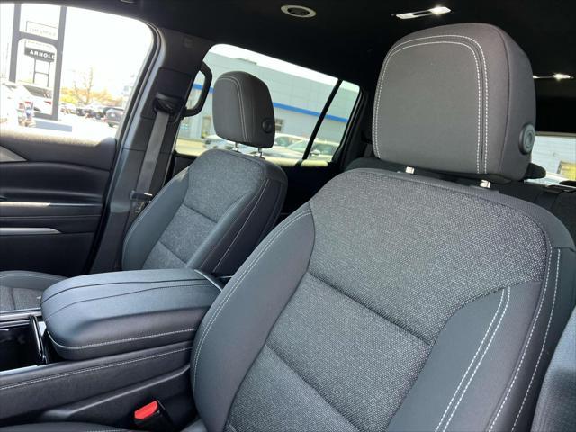 used 2024 Chevrolet Traverse car, priced at $41,999