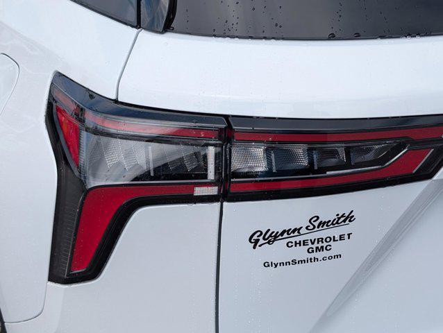 new 2026 Chevrolet Equinox car, priced at $27,035