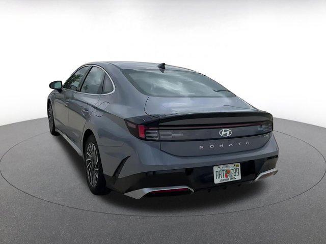 used 2024 Hyundai Sonata Hybrid car, priced at $25,372