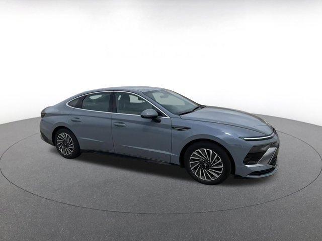 used 2024 Hyundai Sonata Hybrid car, priced at $25,372