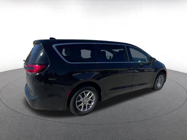 used 2024 Chrysler Pacifica car, priced at $32,619