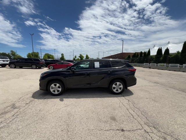 used 2023 Toyota Highlander car, priced at $32,714