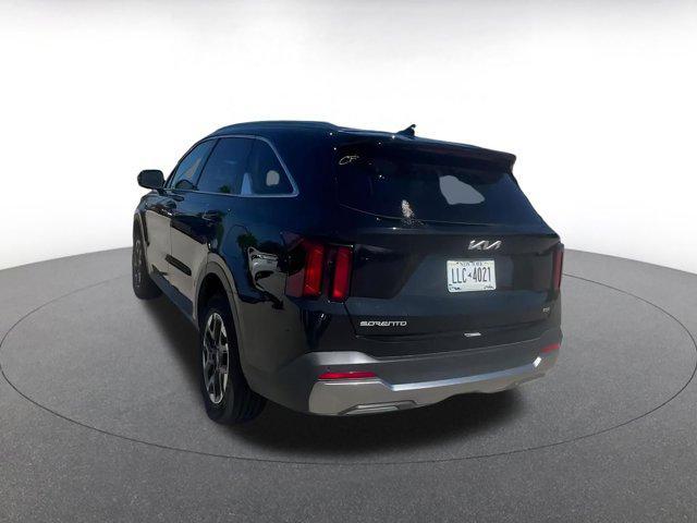 used 2024 Kia Sorento car, priced at $29,618