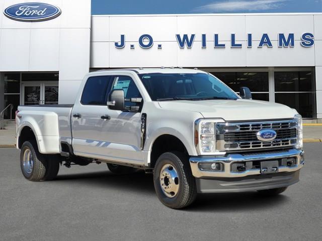 new 2025 Ford F-350 car, priced at $64,070