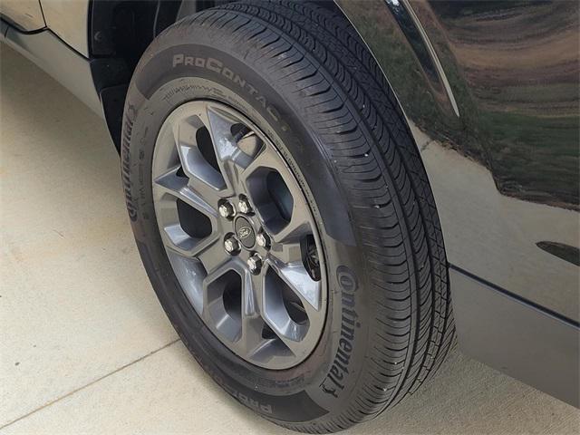 new 2025 Ford Maverick car, priced at $30,679
