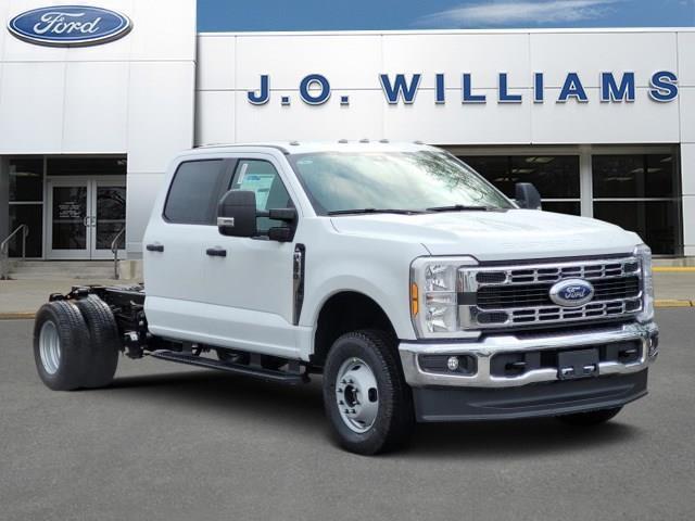 new 2024 Ford F-350 car, priced at $55,140