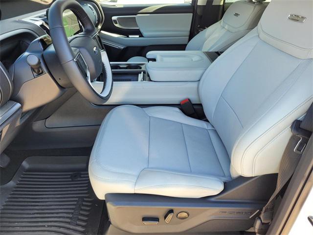 new 2025 Ford Expedition car, priced at $80,950
