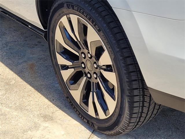 new 2025 Ford Expedition car, priced at $80,950