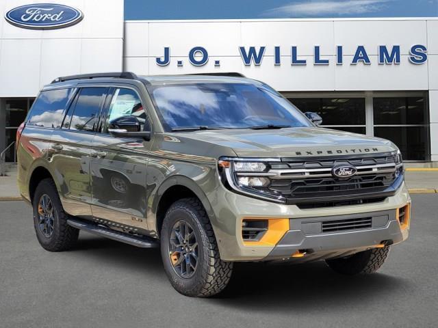 new 2025 Ford Expedition car, priced at $83,945