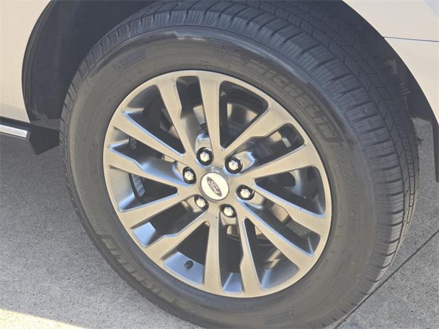 used 2021 Ford Expedition car, priced at $34,900