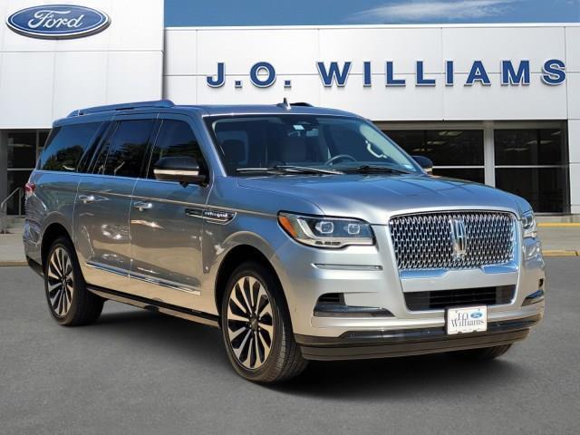 used 2022 Lincoln Navigator car, priced at $48,900