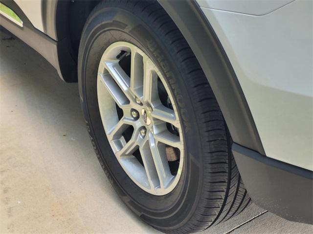 new 2025 Ford Explorer car, priced at $39,245