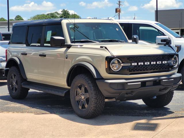 new 2025 Ford Bronco car, priced at $48,670