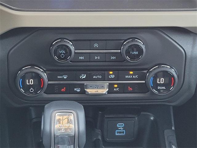 new 2025 Ford Bronco car, priced at $48,670