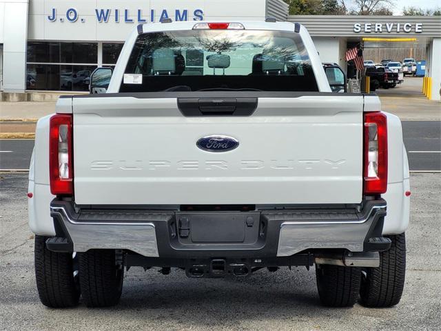 new 2024 Ford F-350 car, priced at $65,140