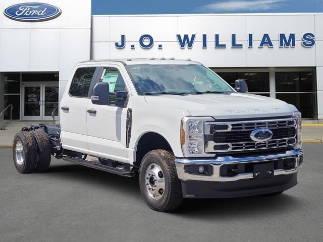 new 2025 Ford F-350 car, priced at $63,225