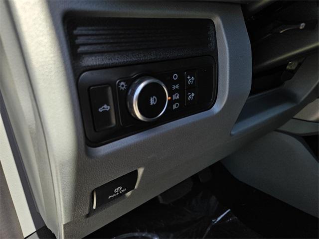new 2025 Ford F-250 car, priced at $69,730