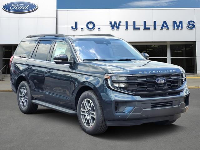 new 2025 Ford Expedition car, priced at $69,385