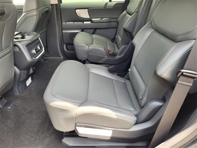 new 2025 Ford Expedition car, priced at $69,385
