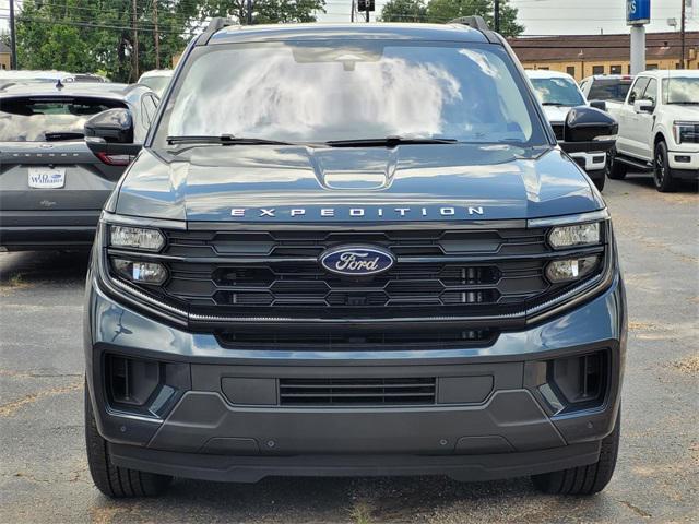 new 2025 Ford Expedition car, priced at $69,385