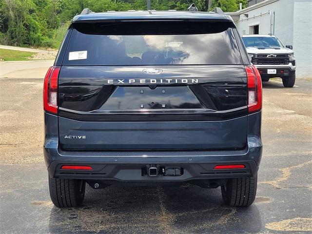 new 2025 Ford Expedition car, priced at $69,385