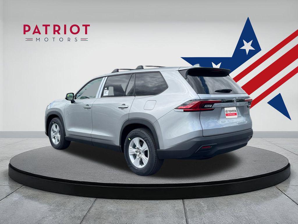 new 2025 Toyota Highlander car, priced at $43,408