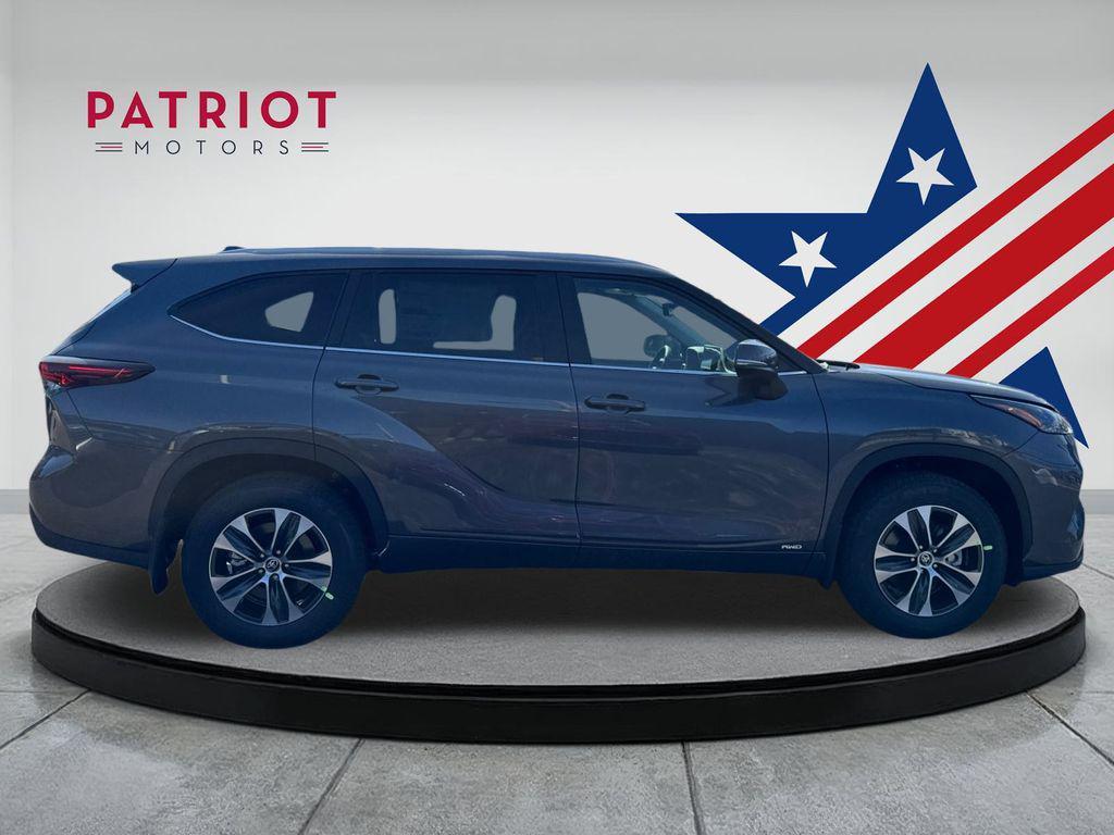 new 2025 Toyota Highlander Hybrid car, priced at $50,517