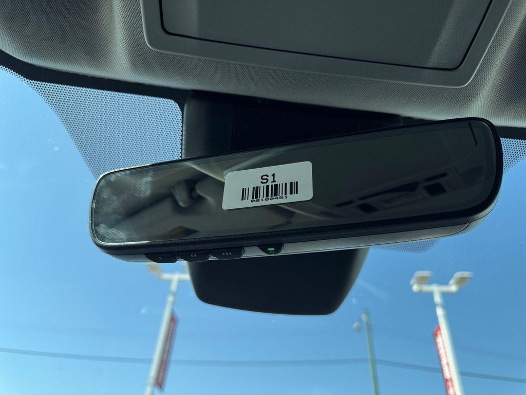 new 2025 Toyota Highlander Hybrid car, priced at $50,517
