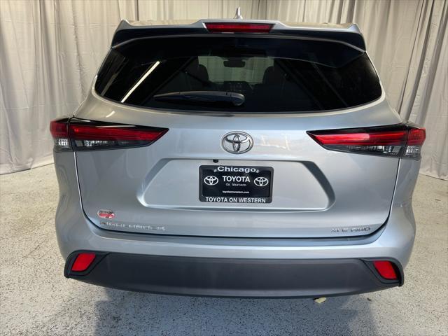 used 2022 Toyota Highlander car, priced at $33,999