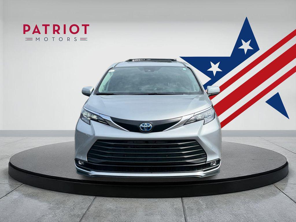 new 2025 Toyota Sienna car, priced at $49,600