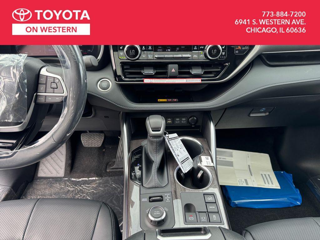new 2025 Toyota Highlander car, priced at $54,746