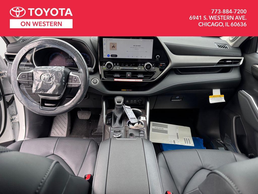 new 2025 Toyota Highlander car, priced at $54,746