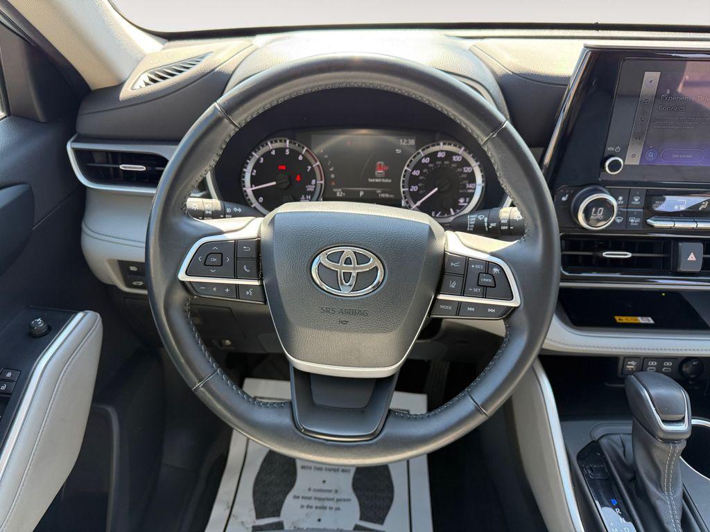 used 2023 Toyota Highlander car, priced at $39,473