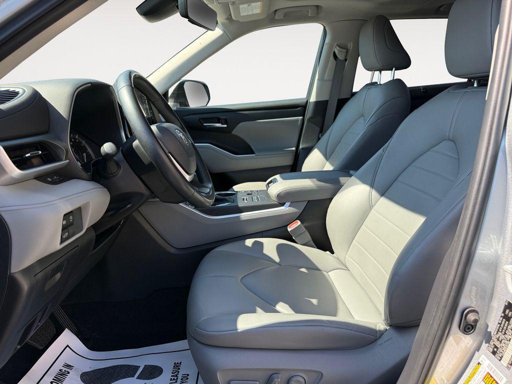 used 2023 Toyota Highlander car, priced at $39,473