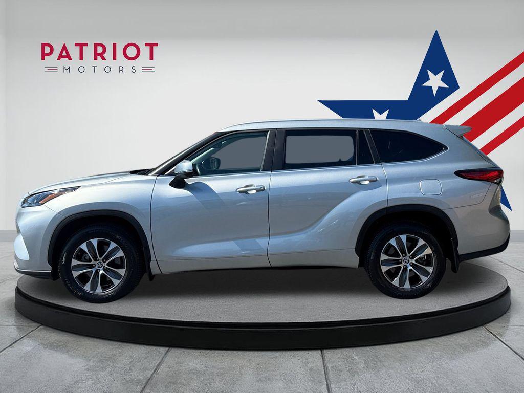 used 2023 Toyota Highlander car, priced at $39,473