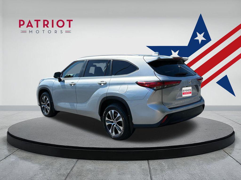 used 2023 Toyota Highlander car, priced at $39,473