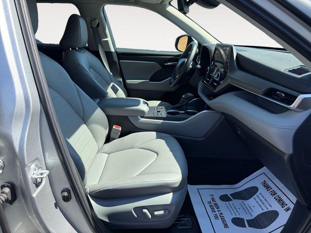 used 2023 Toyota Highlander car, priced at $39,473