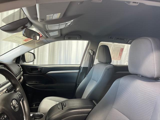 used 2019 Toyota Highlander car, priced at $25,999