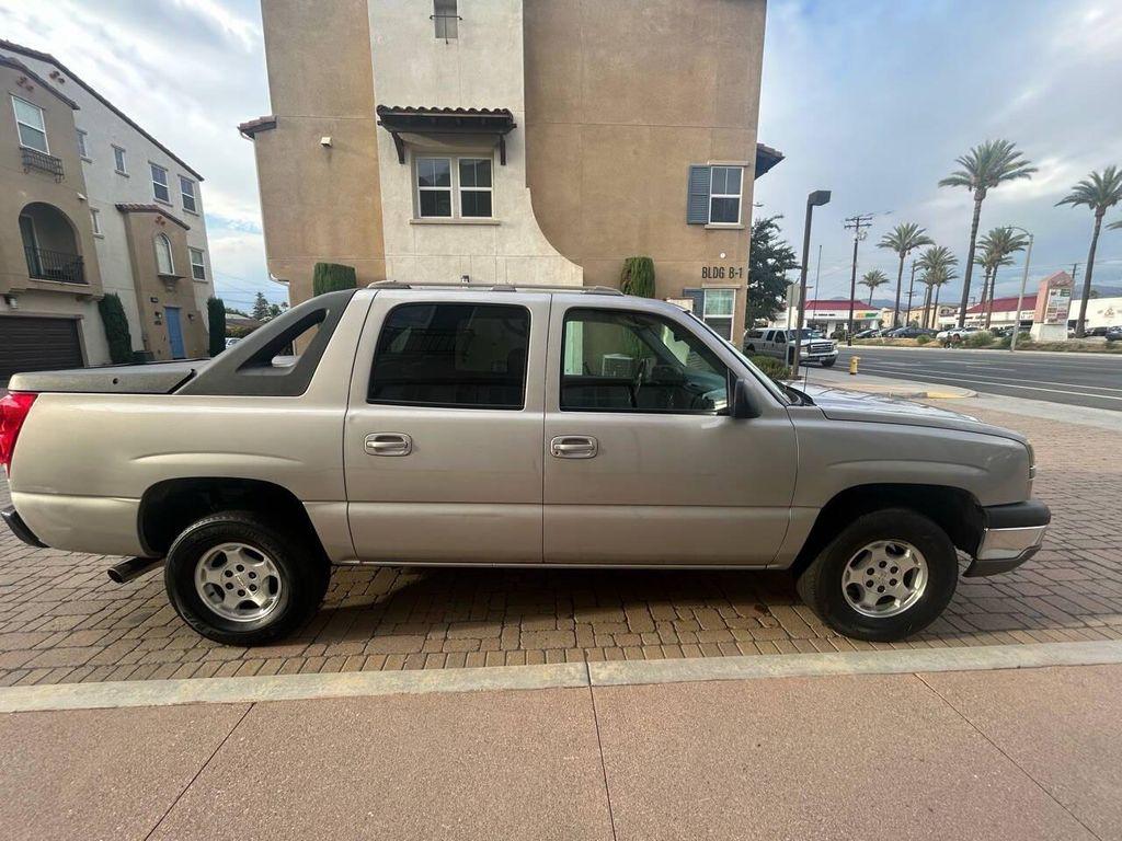 used 2004 Chevrolet Avalanche car, priced at $7,950