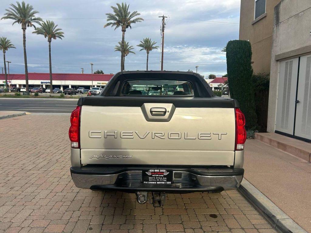 used 2004 Chevrolet Avalanche car, priced at $7,950